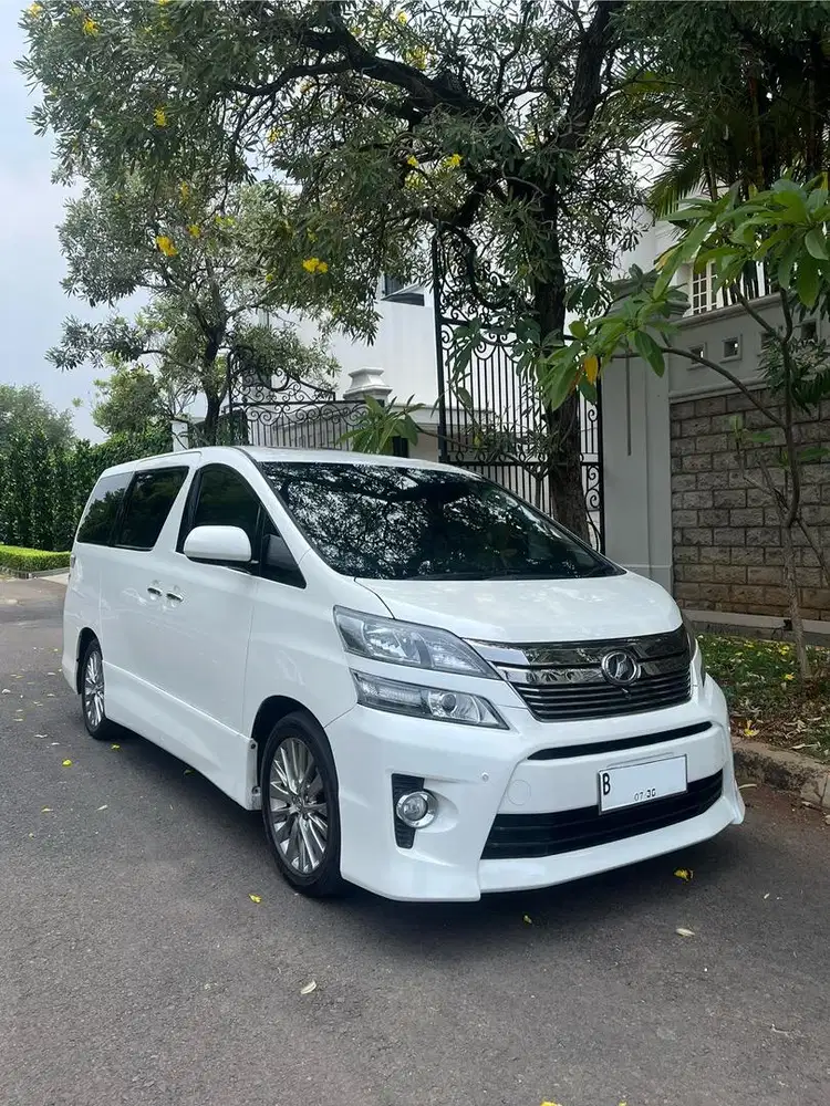Toyota Vellfire ZG CBU Premium Sound Facelift