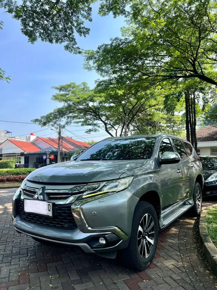2019 Pajero Dakar Black Piano