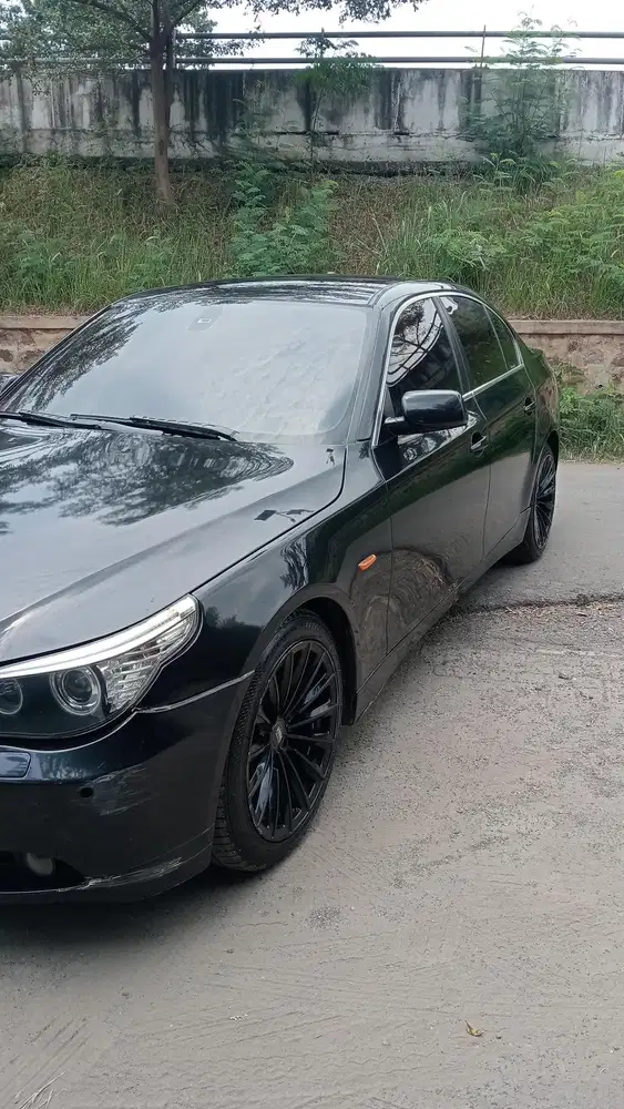 BMW 523i 2005 Bensin