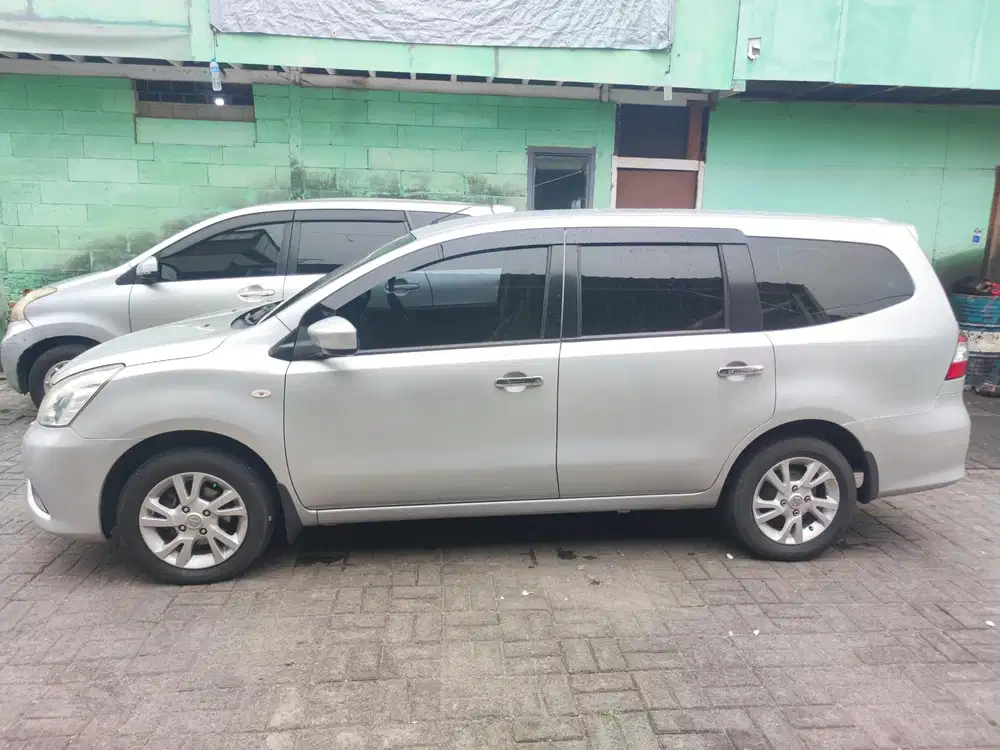 Nissan Grand livina 2014 Bensin