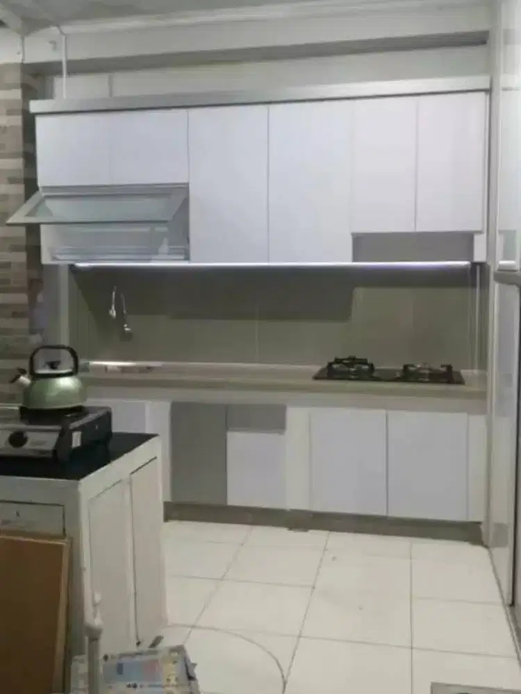 Custom Interior Kitchen Set, Backdrop TV, Lemari, Wardrobe, Kitchenset
