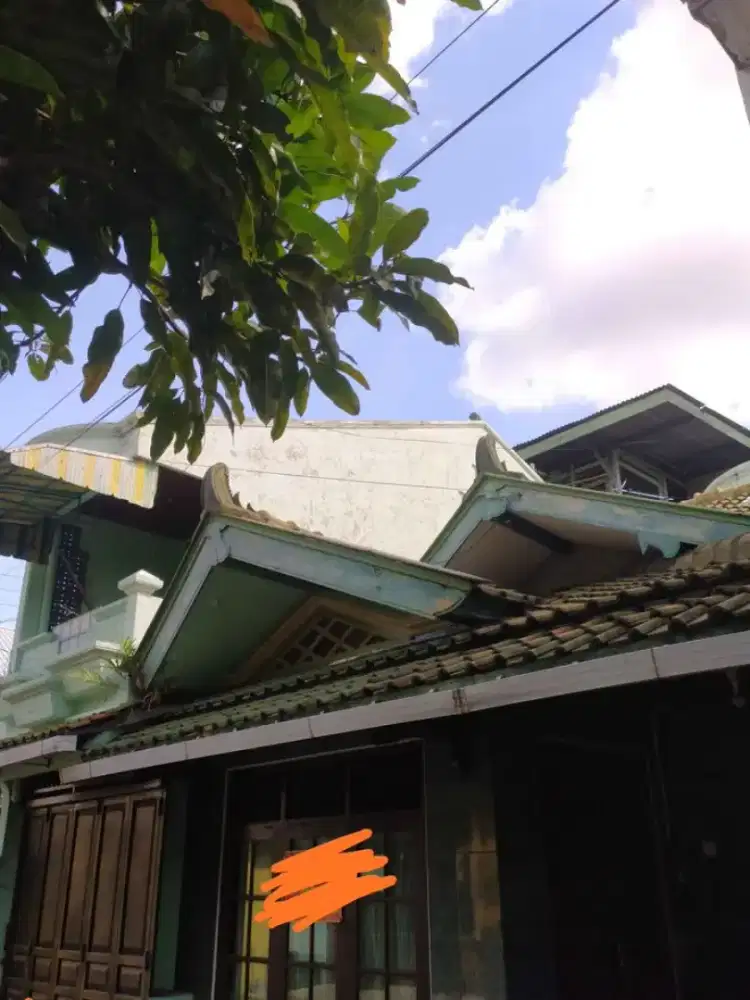 Di jual cepat rumah murah 3 lantai