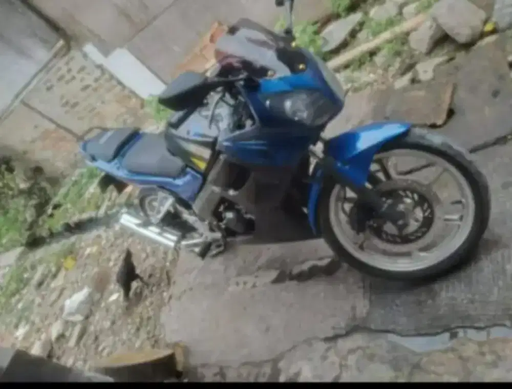 Di jual motor CBR th2006.