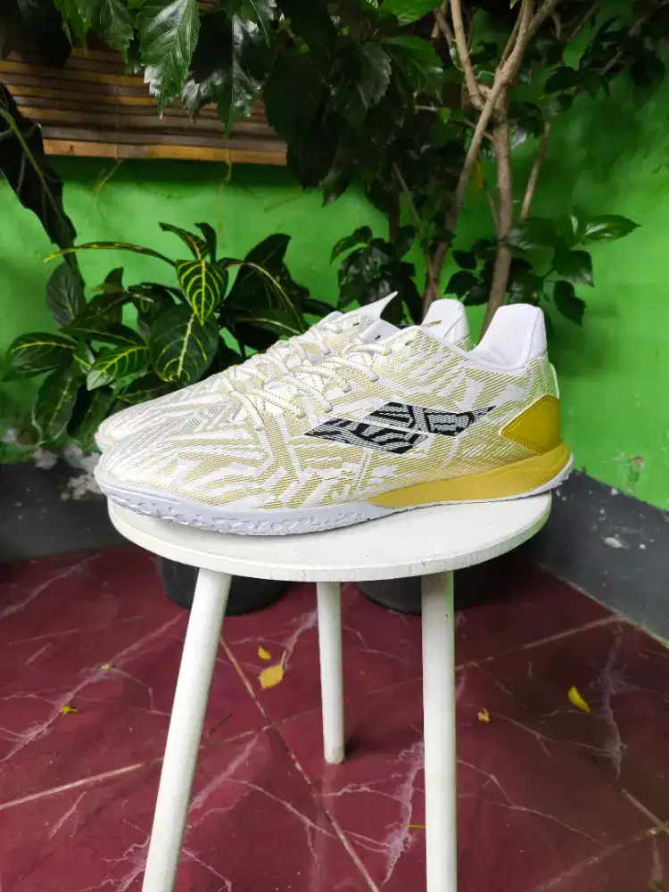 SEPATU FUTSAL MILLS VONIX IN