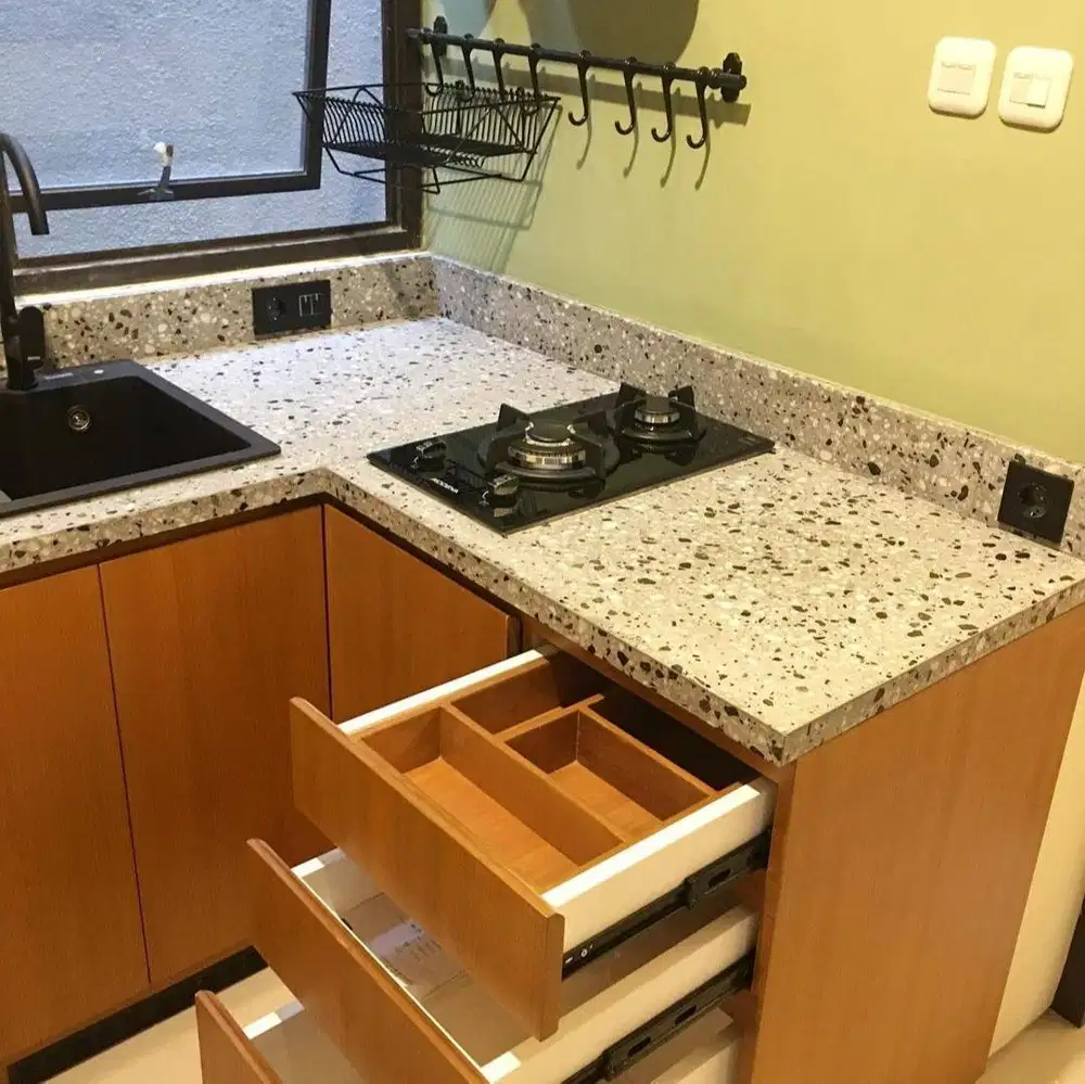 Custom Interior Kitchen Set, Backdrop TV, Lemari, Wardrobe, Kitchenset