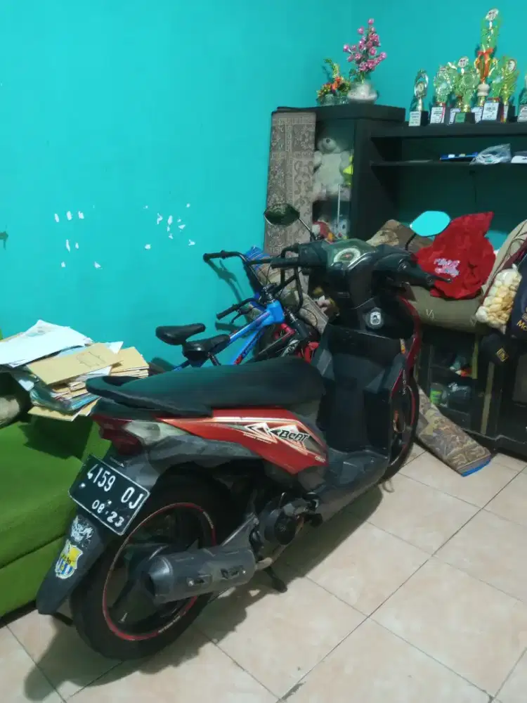 HONDA BEAT 2013 merah