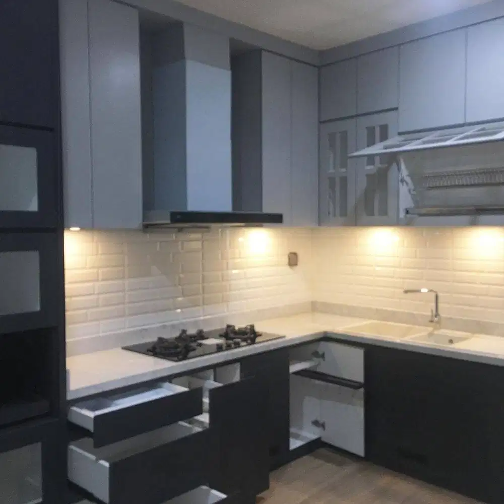 Custom Interior Kitchen Set, Backdrop TV, Lemari, Wardrobe, Kitchenset