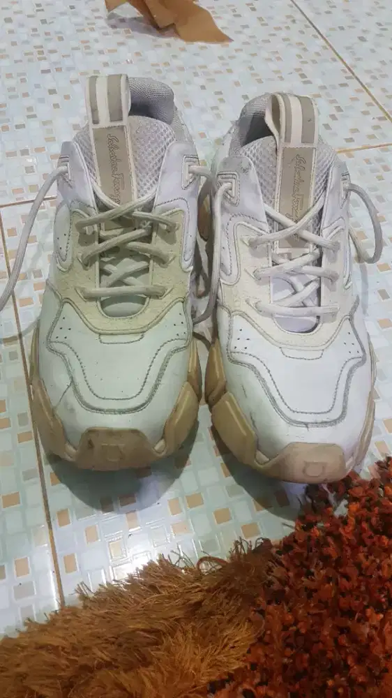 Sepatu salvatore ferragamo