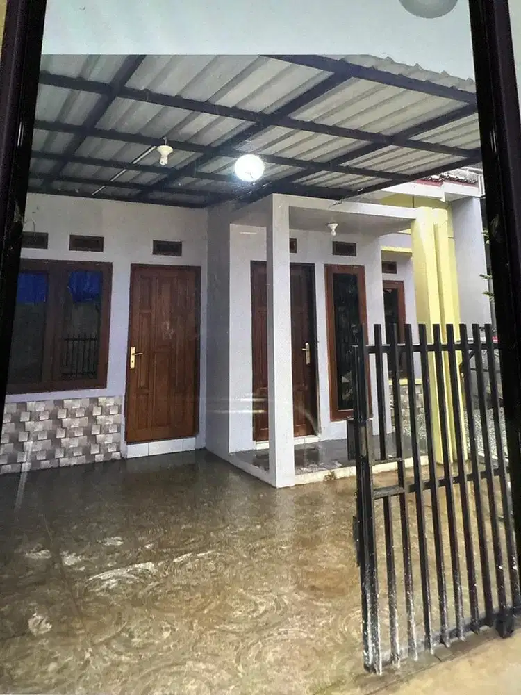 Di Sewakan Rumah Strategis tengah kota