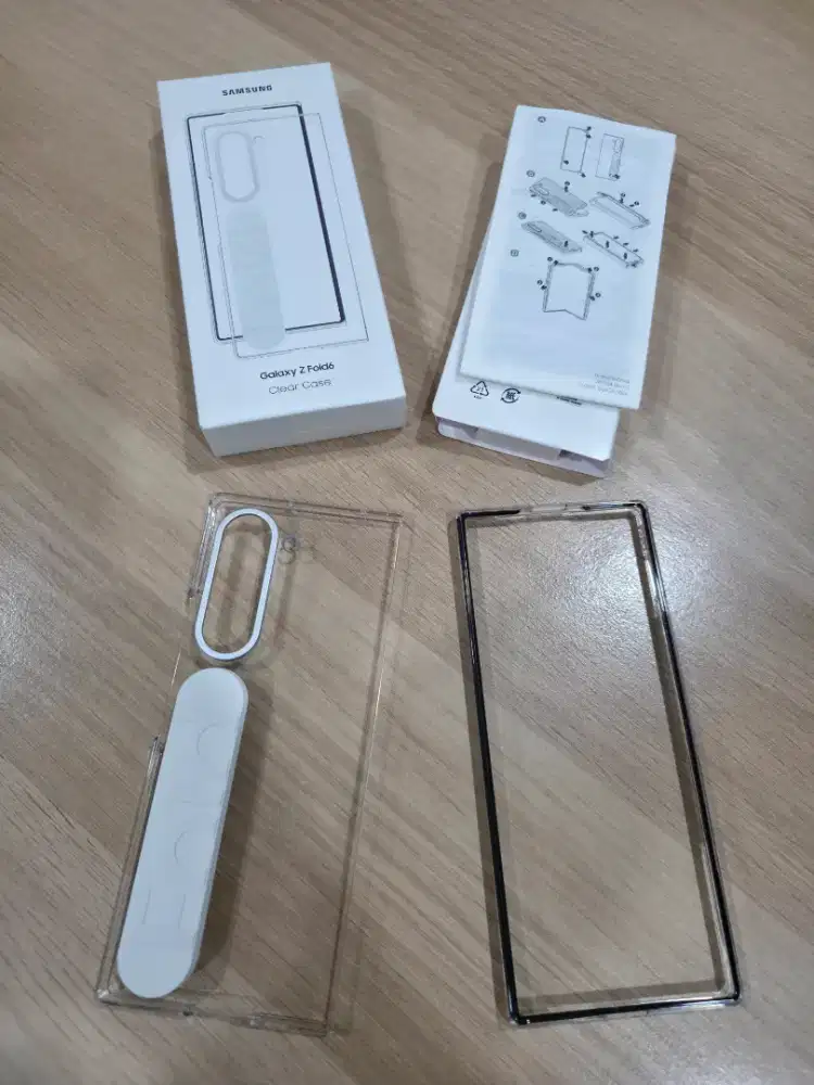 SAMSUNG CLEAR CASE GALAXY Z FOLD6 BUKA SEGEL LIKE NEW