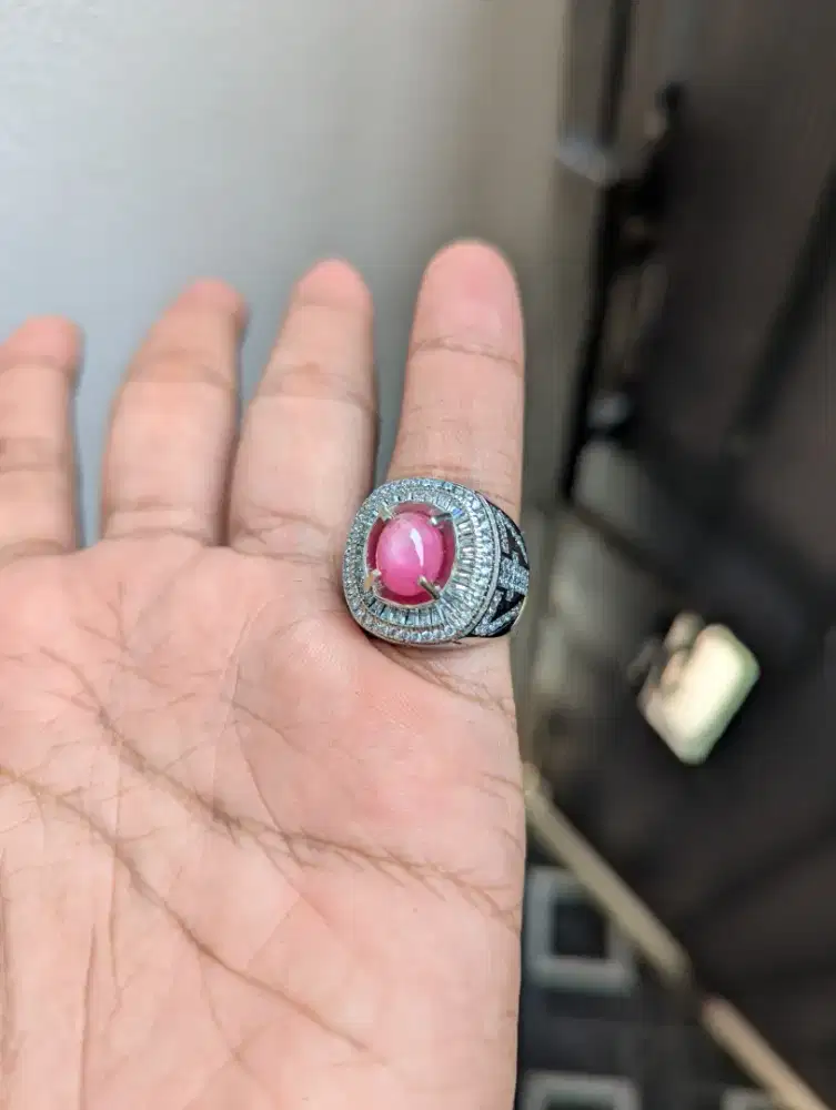 Batu Ruby Star corrondum