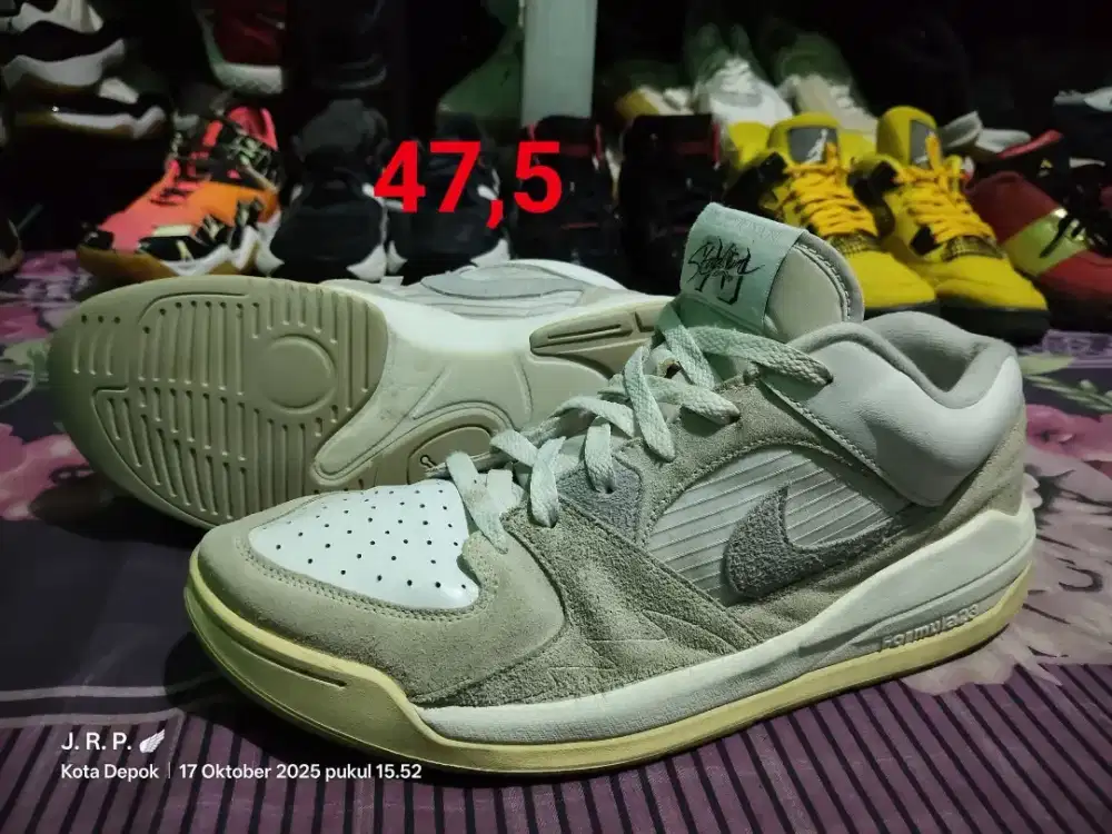 Sepatu second nike