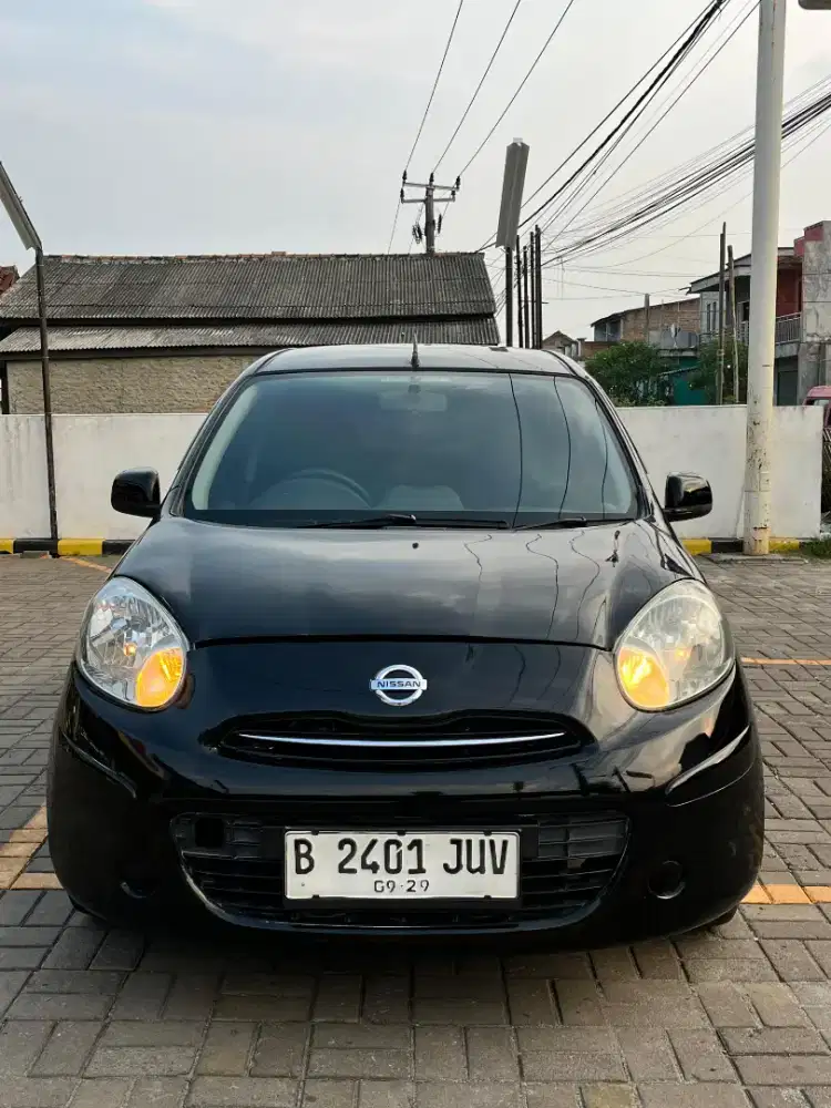 NISSAN MARCH 2011 MT