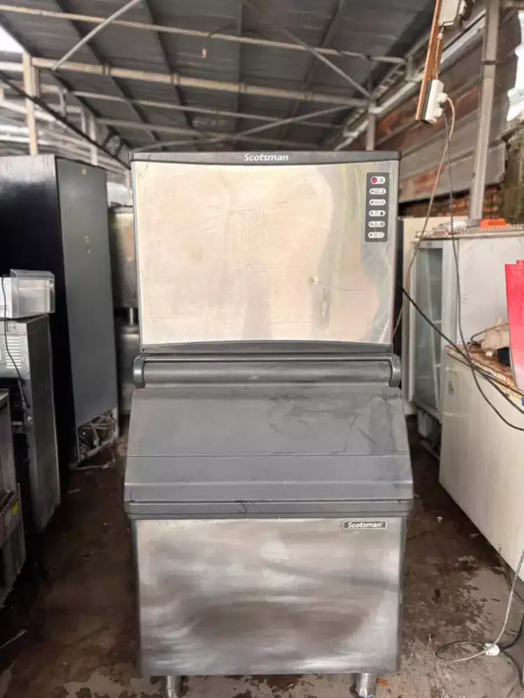 Ice maker
Merk Scotsman 
NW 608