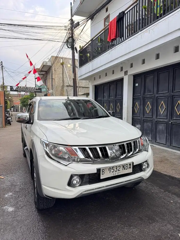 Strada triton GLS 2018 4x4 diesel istimewa siap pake