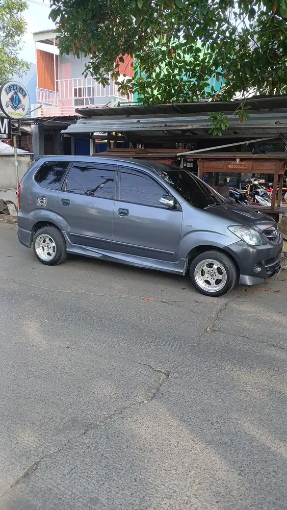 Toyota Avanza 2010 Bensin