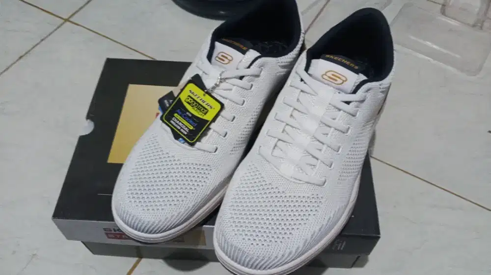 Sepatu Skechers Corliss Ori 44