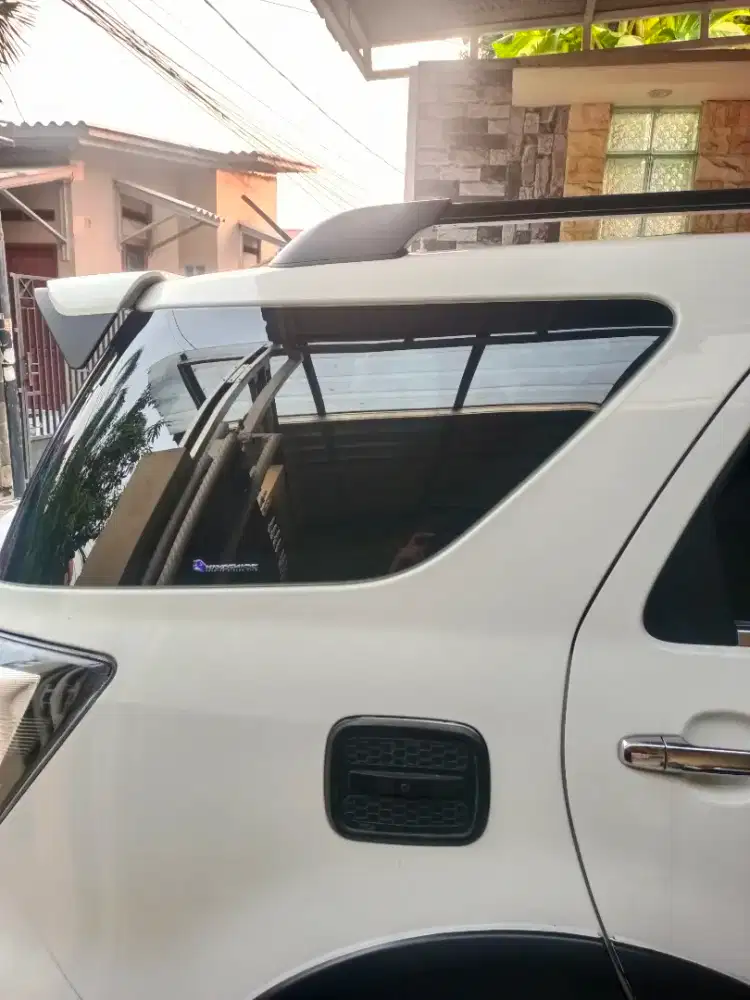 Kaca film mobil dan gedung