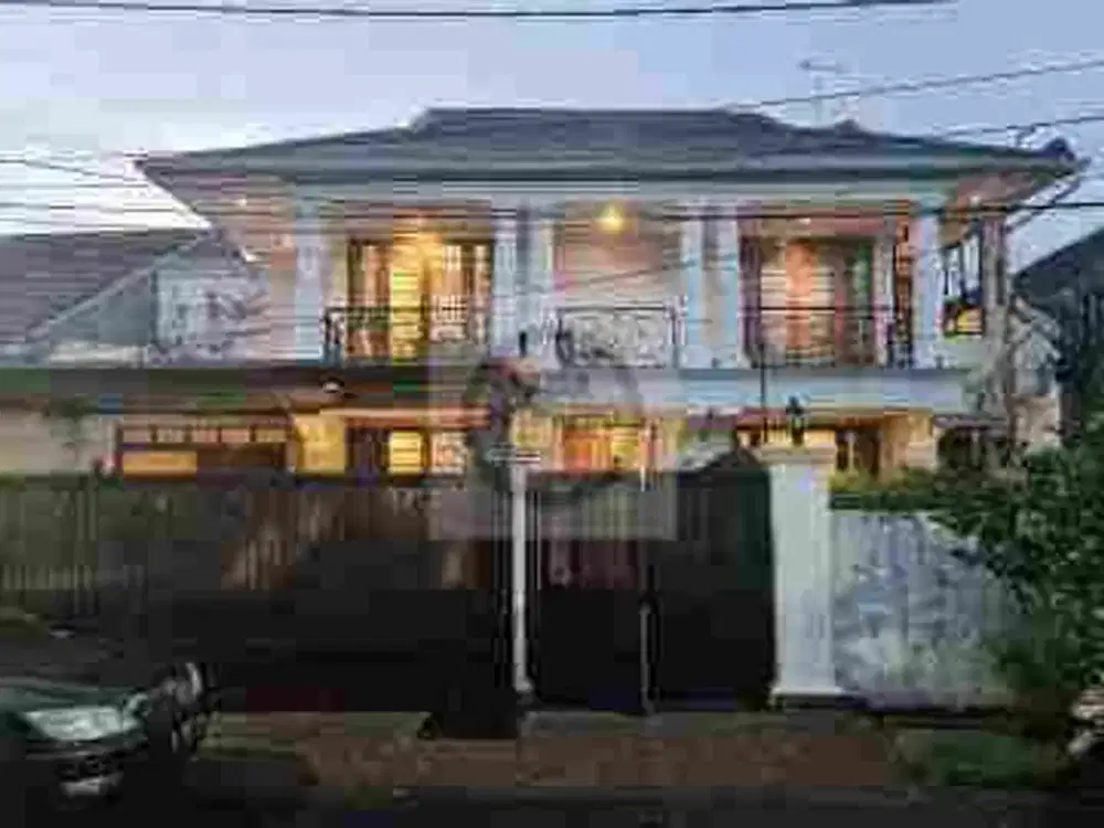 rumah mewah jl Boulevard dkt Cipinang indah mall