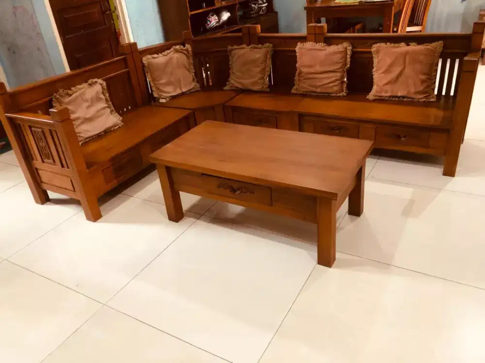 DIJUAL CEPAT KURSI SUDUT TAMU (EDISI PINDAHAN)LIKE NEW