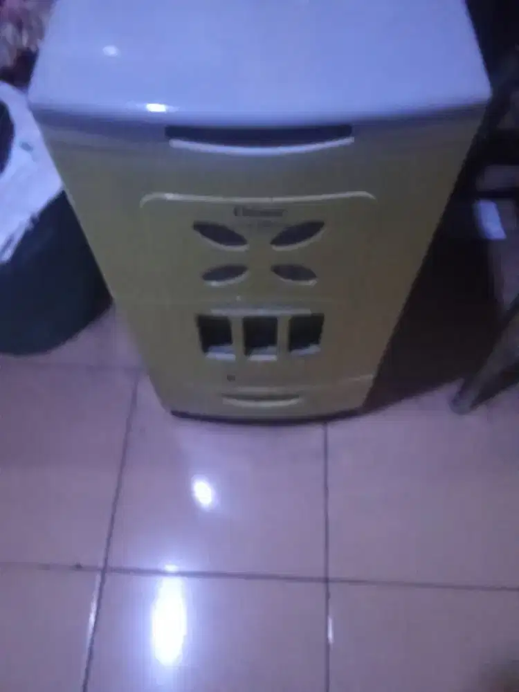 Tempat penyimpan beras 15 kg