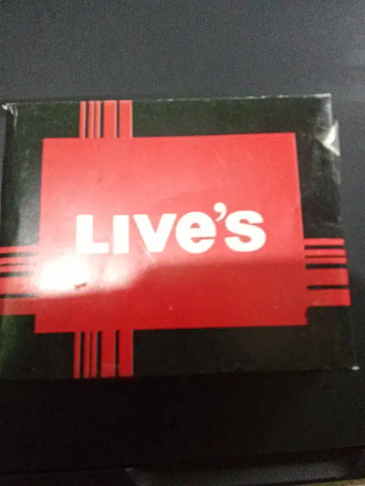 Dompet Levis baru