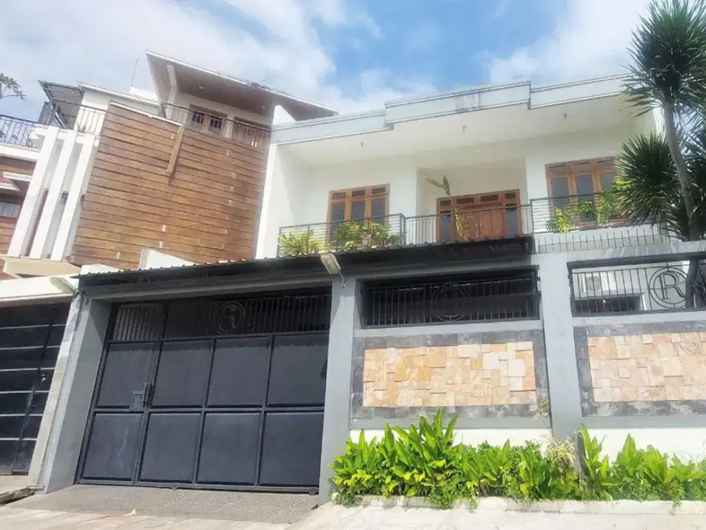 Rumah bagus mewah 2 Lt Full Furnish di Sumber Solo