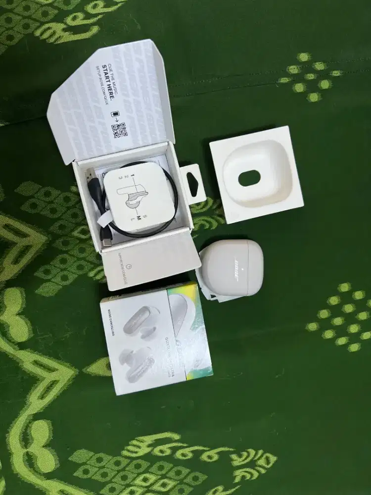 Bose QC Ultra Earbuds Original 100% Rare condition