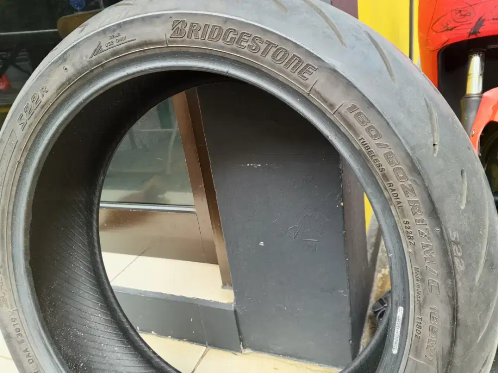 Ban Tubles MEREK Brigstone Battlax Ukuran 160/60 Ring 17