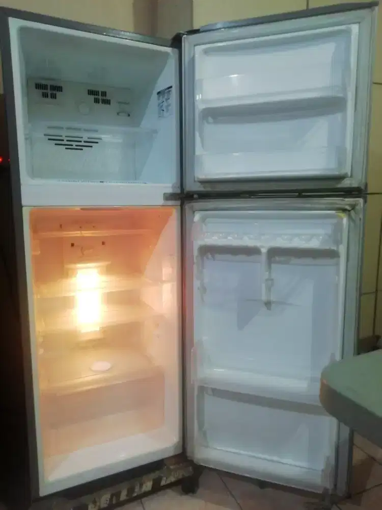 Kulkas LG 2 pintu