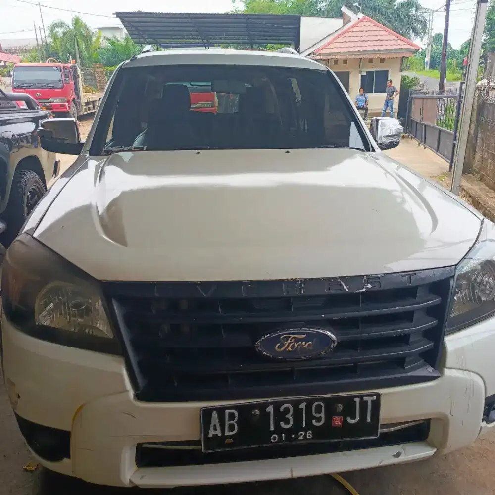 Di jual Ford Everest 4x4.
Thn 2010 Manual