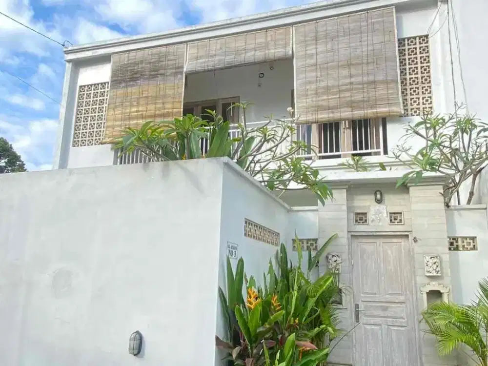 DISEWAKAN VILLA DI PADONAN 3 MENIT KE SURF YOGA TIBUBENENG