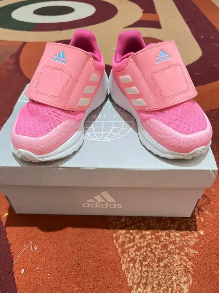 Sepatu adidas anak original