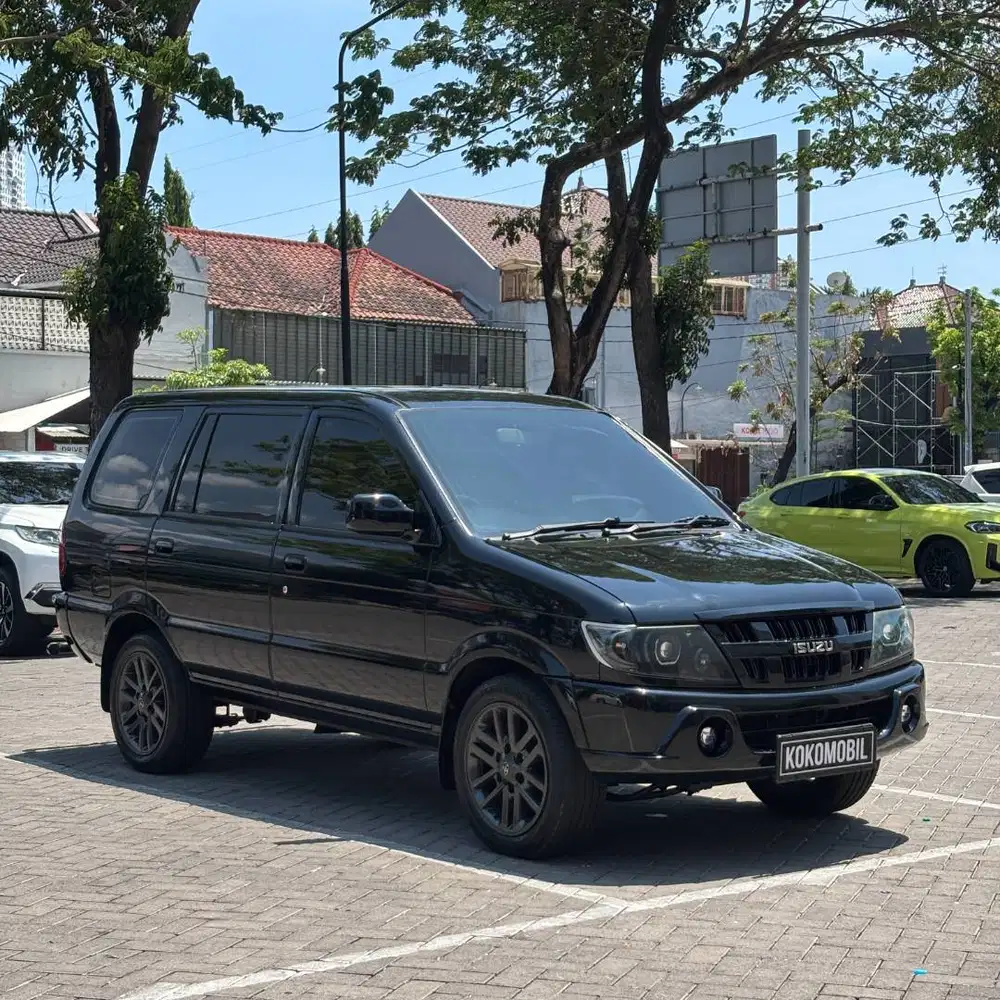 ISUZU PANTHER LV 2020