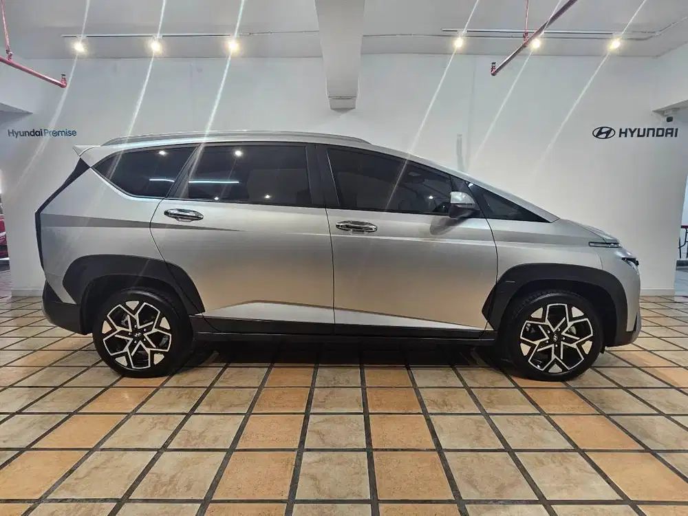 Hyundai Stargazer X 1.5 Prime MPV - KM LOW