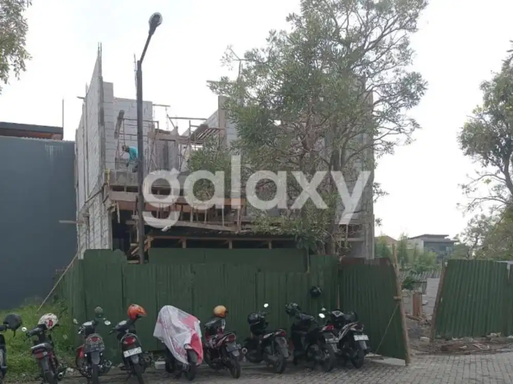 New House di Golf Avenue, Citraland Surabaya Barat