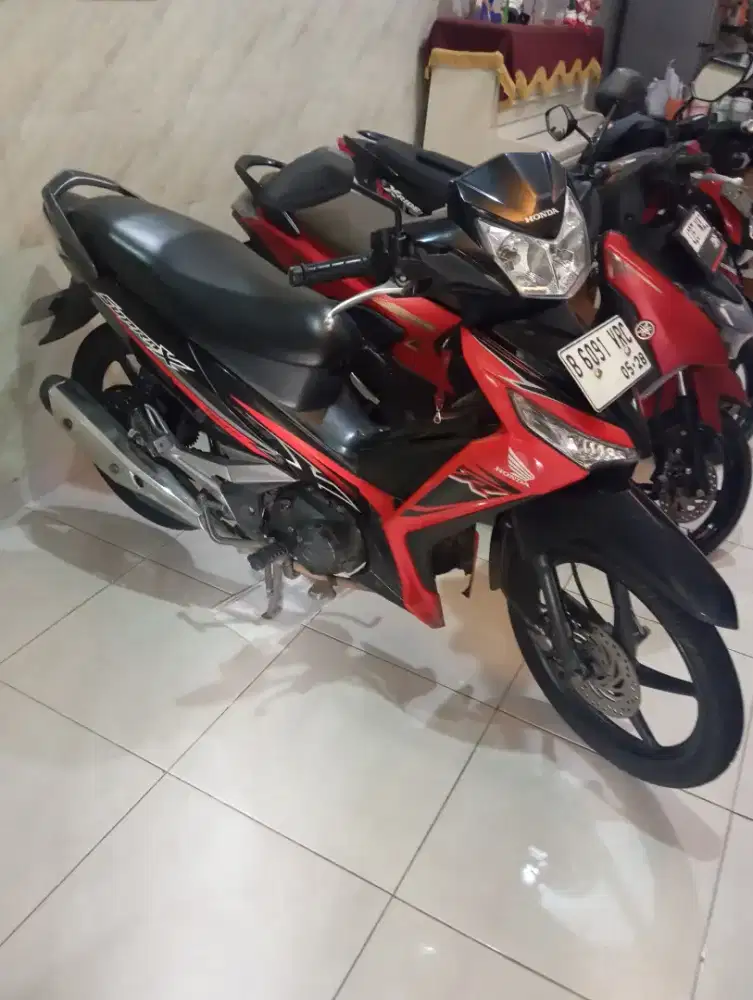 Honda Supra X 125 fi CW DD 2018 fulori like new pajak panjang mulus