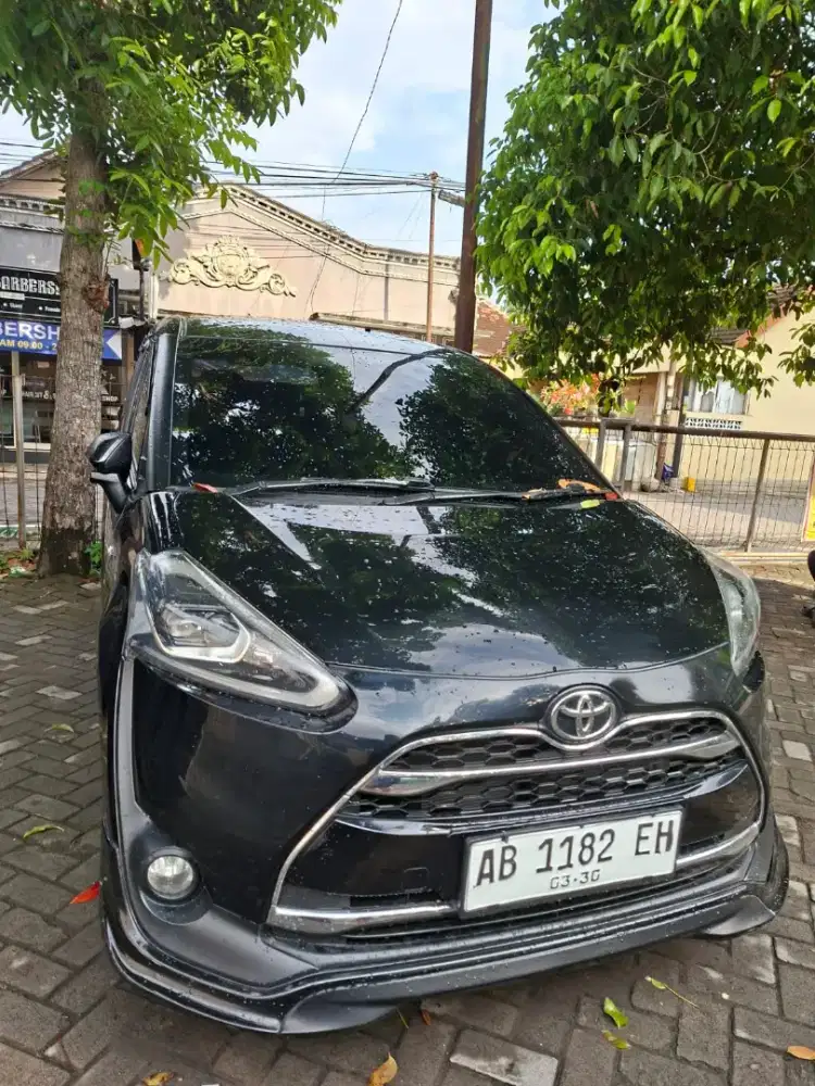 Toyota sienta type Q 1500 cc