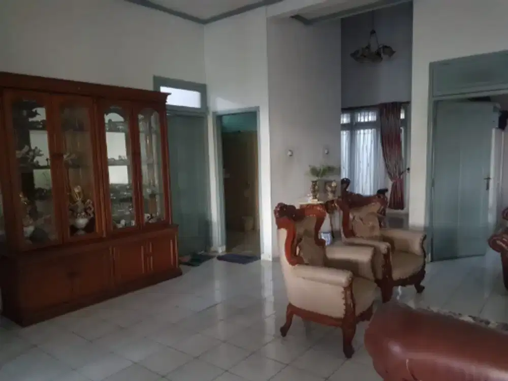 Jual cepat rumah dan 3 ruko di simpang jalan pondok jati pondok aren