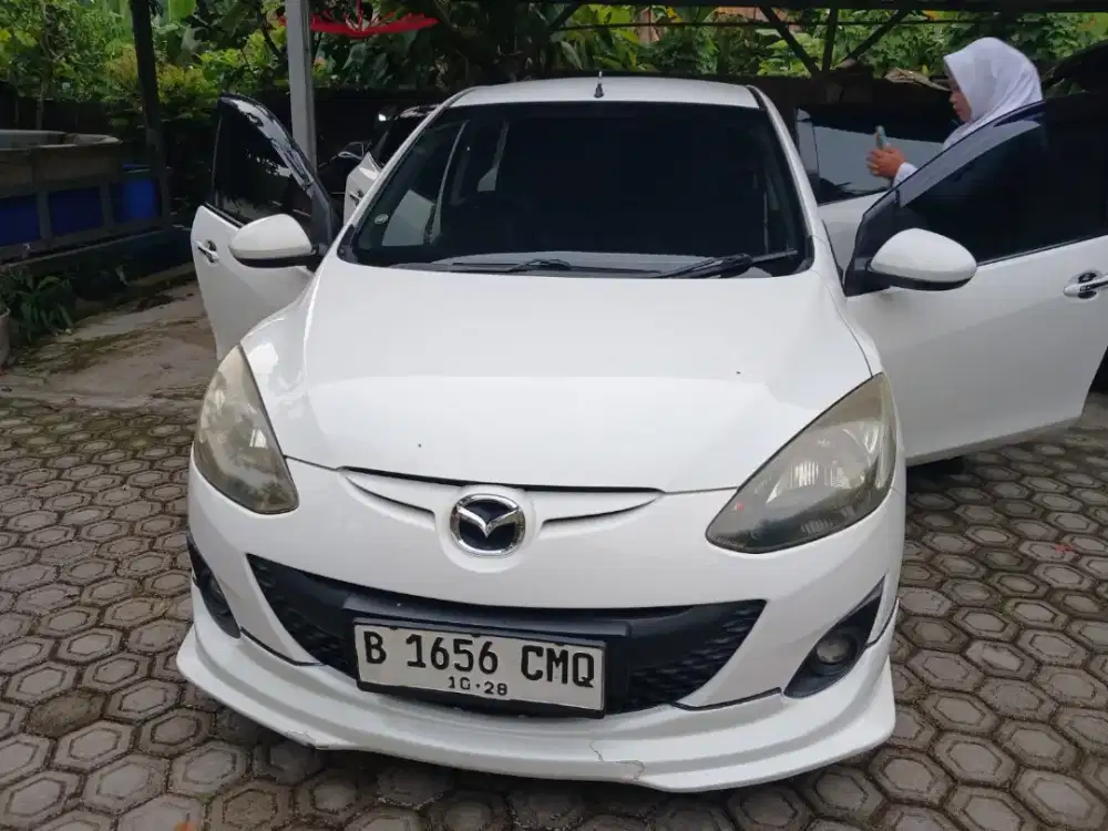 Mazda 2 1.5 L HB V AT