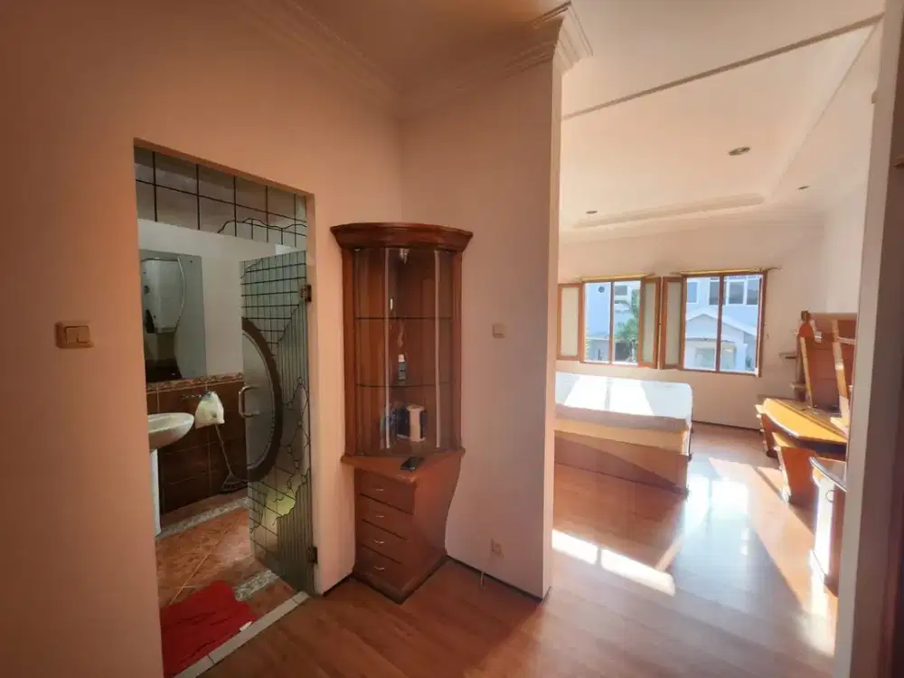 Dijual Rumah Mewah Luas Area Setraduta