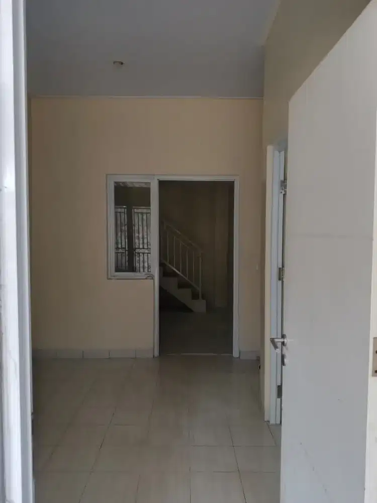 Di jual Rumah di Royal Sentraland