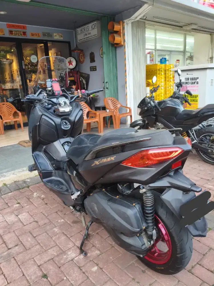 Xmax 250cc Hitam siap Touring
