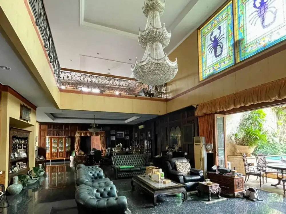 DIJUAL RUMAH MEWAH DI SIMRPUNG JAKARTA SELATAN!