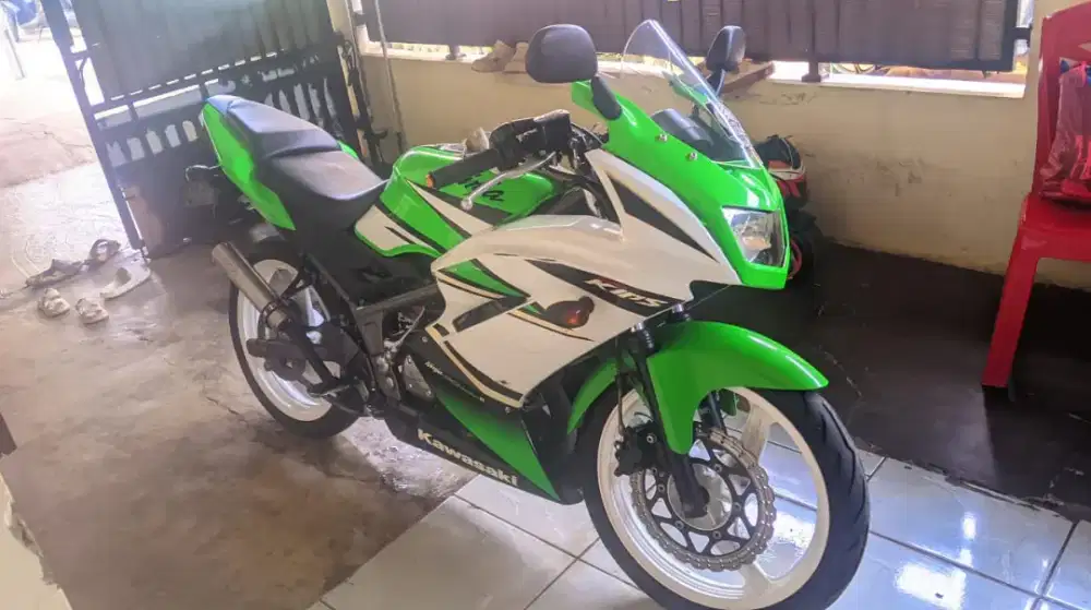 Dijual motor pemakaian peribadi