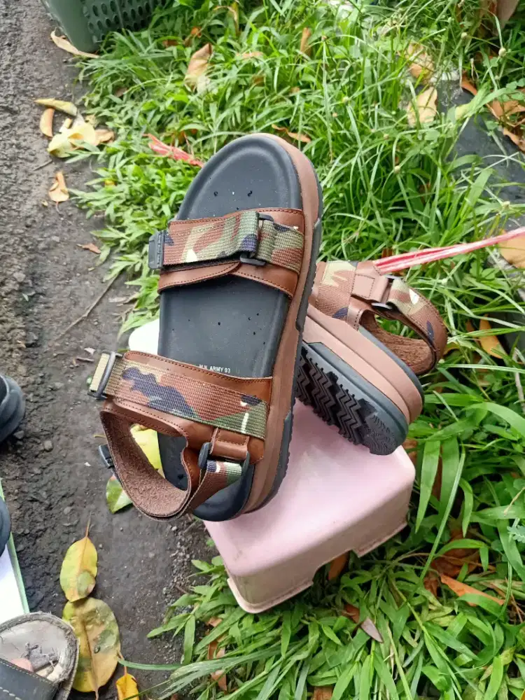Sandal gunung pria merk 'Fransisca Renaldy' Army size 40