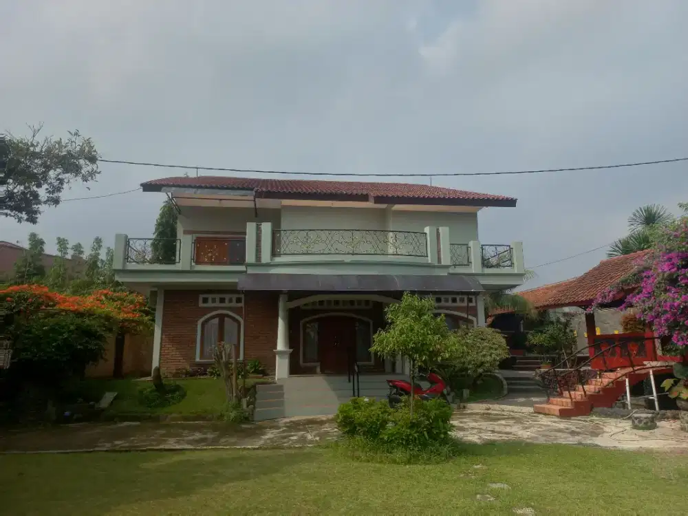 DIJUAL CEPAT RUMAH 2lantai 5kmar di lokasi asri