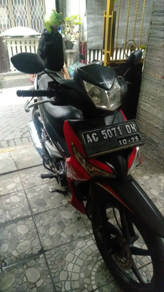 Supra x 125 THN2020 lengkap hidup pajak hidup plat AG Kediri