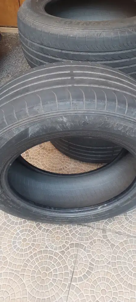 Ban 235/60 R 18
