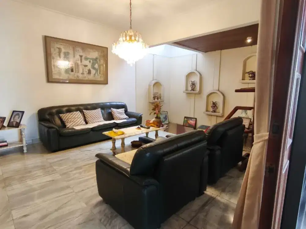 DIJUAL RUMAH DI PERMATA HIJAU JAKARTA SELATAN!